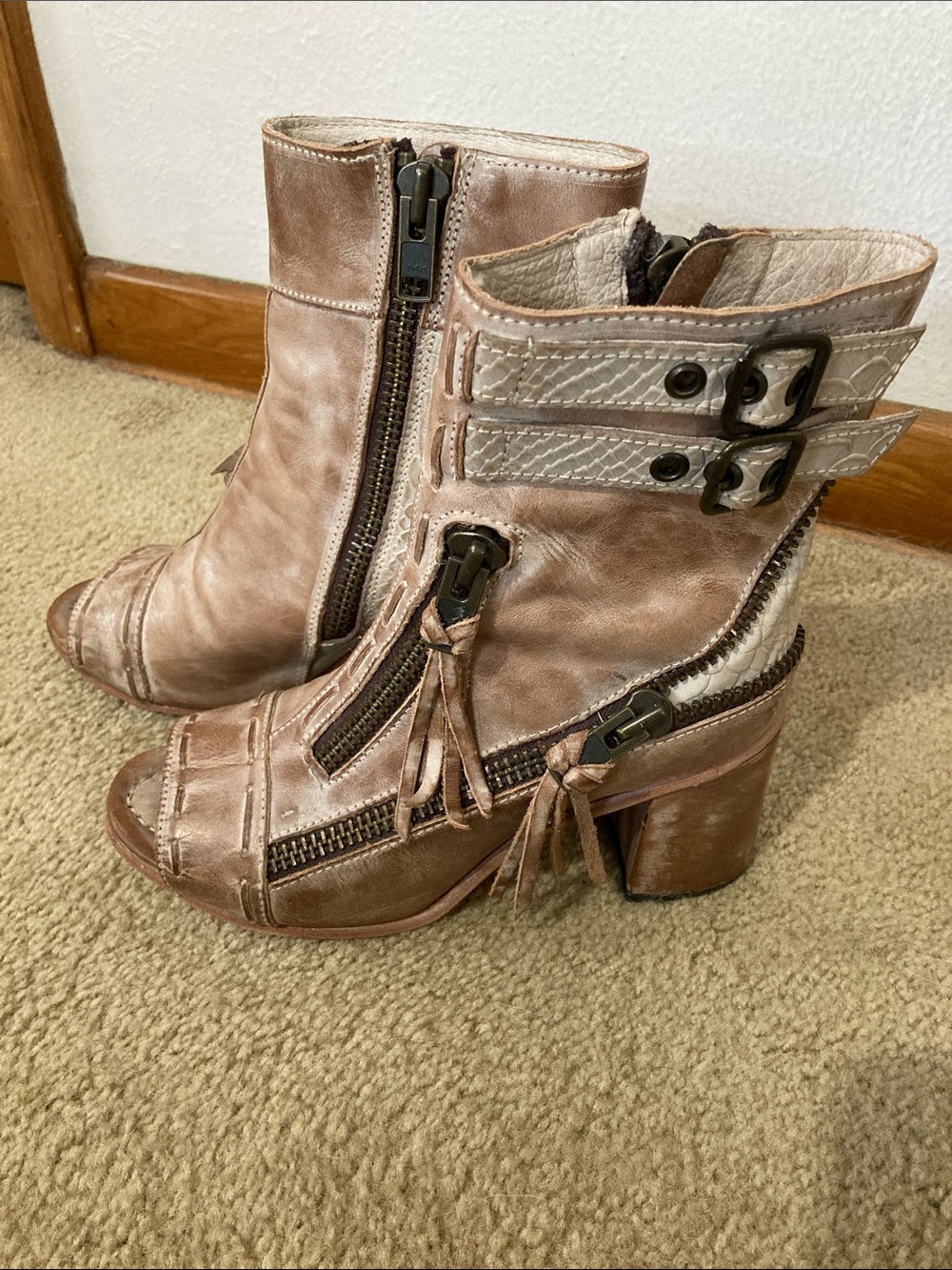 Freebird Zombi open toe booties Size 9